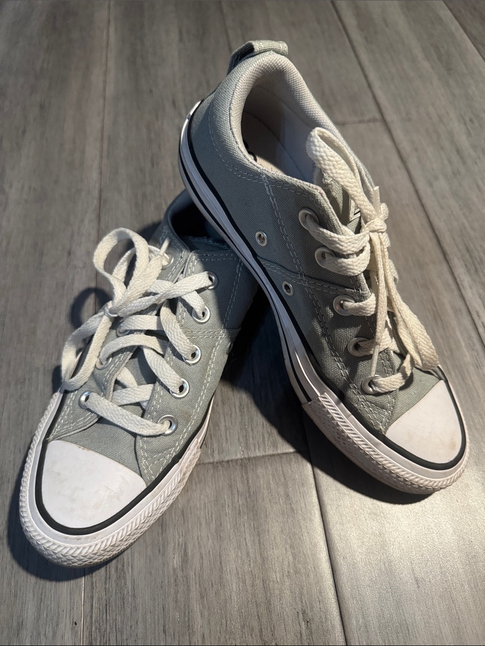 Classic Converse Low Rise Grey Canvas Lace-Up Sneakers - Size 6